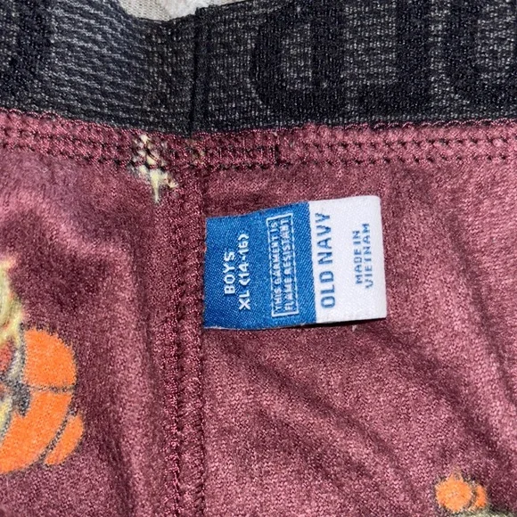 Boys on bottoms with tacos - Picture 3 of 5